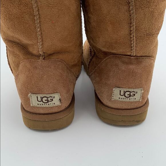 UGG in classic chestnut brown suede leather wool shearling lined Womans size 8 - Picture 5 of 8